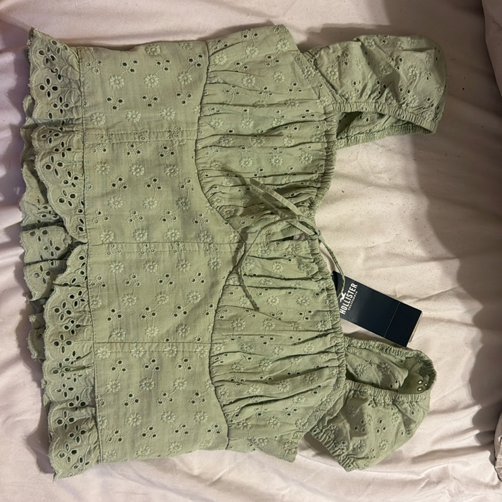 Green hollister top!